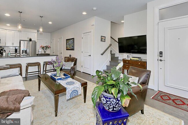 Photo - 1915 Main Line Blvd