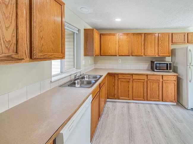 Photo - Spacious 3-bedroom Duplex in Wilkes Neighborhood Unit B