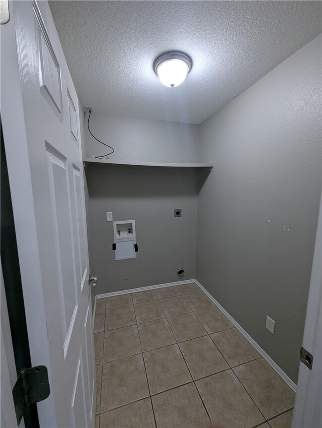 Photo - 802 Ash Ct