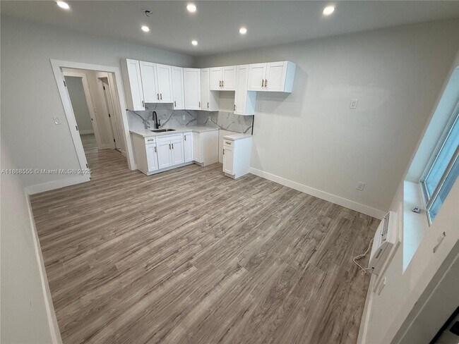 Photo - 935 Jefferson Ave Unidad 10