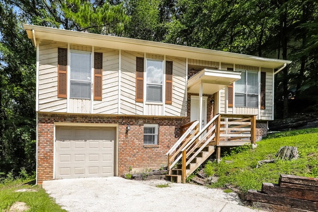232 Glenvalley Ln NW