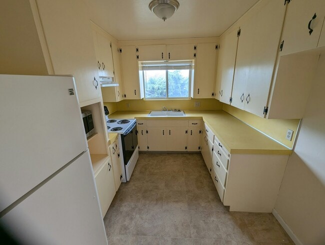 Building Photo - 2214 Fairfield St Unit 3 Rental