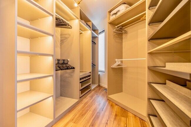 Photo - 234 Wellington Cres Unit 3