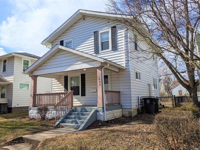 Photo - 1609 Tecumseh St House
