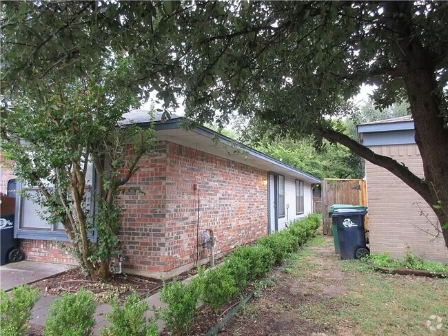 Building Photo - 329 Casie Ct Rental