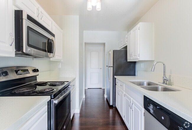 Photo - Cadena Apartments