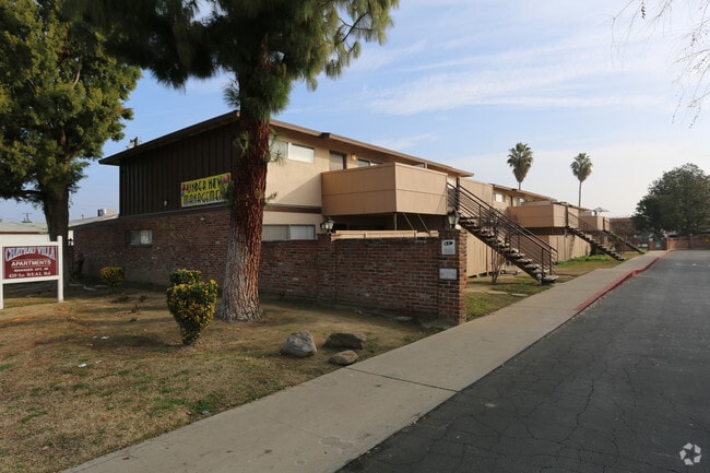 Photo - CHATEAU VILLA APARTMENTS