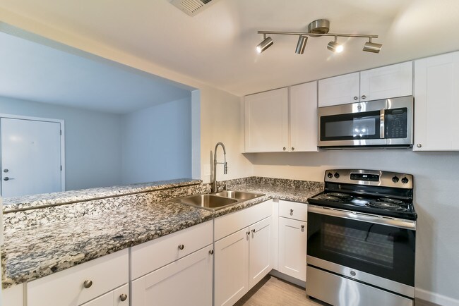 1X1SM 714SQ KITCHEN - Your Next Home Awaits at Sun Ridge Apartments