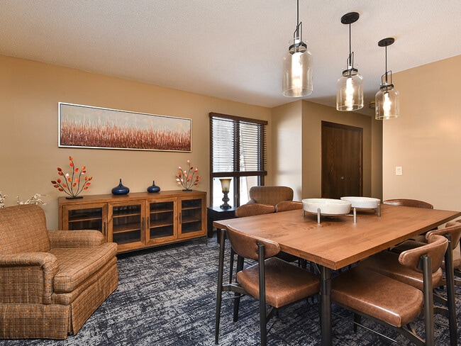 Building Photo - Pines of Burnsville