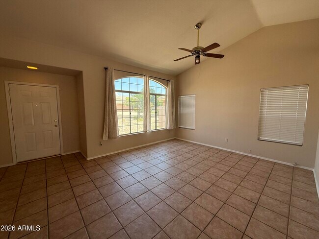 1413 W Orchid Ln
