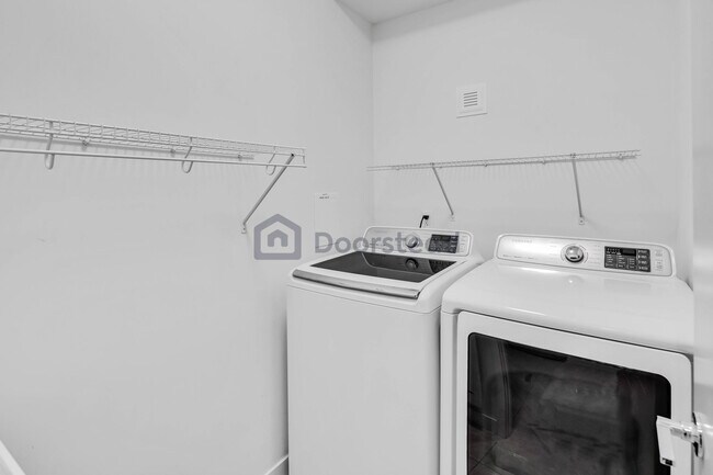 Photo - 2618 SW Nevada St