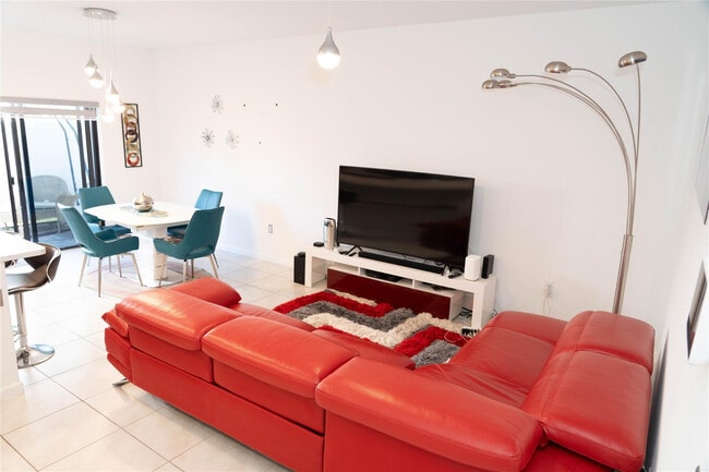 Photo - 1176 SW 7th Ct