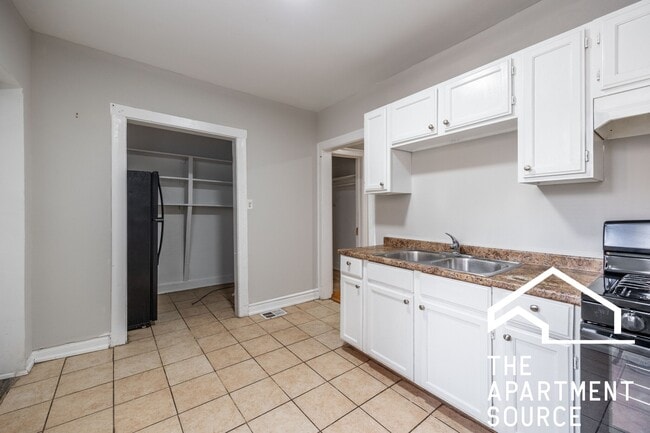 Photo - 6304 N Oakley Ave Unit 6304 North Oakley Ave