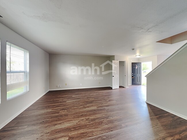 Photo - 1413 Dowell St