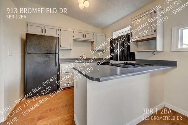 Photo - 913 Bromefield Dr