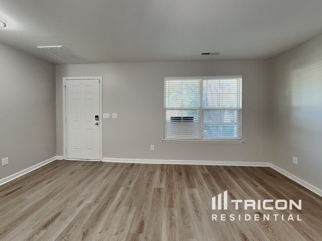 Photo - 3112 Stephen Oaks Way