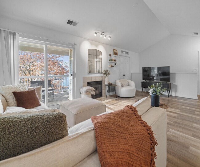 Photo - 272 Columbus Dr