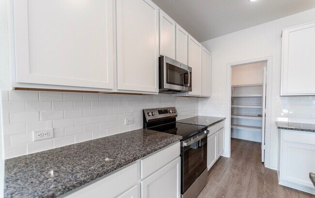 Photo - 11130 Hollinger Cir