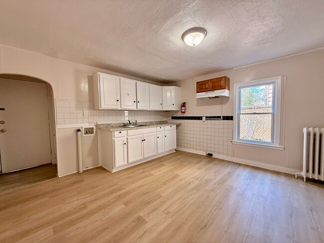 Building Photo - 141 W Elmer St Unit Apt # 1