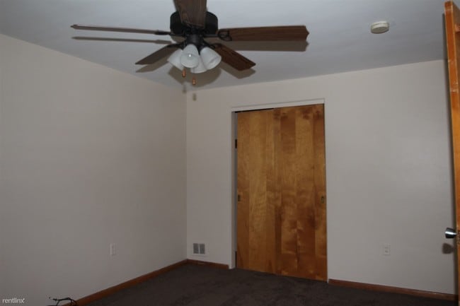 Photo - 2 br, 1 bath 4plex - Noll Avenue Apartments