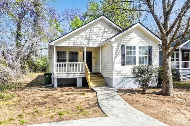 Building Photo - **Cozy 3 Bedroom 2 Bathroom home in Atlant...