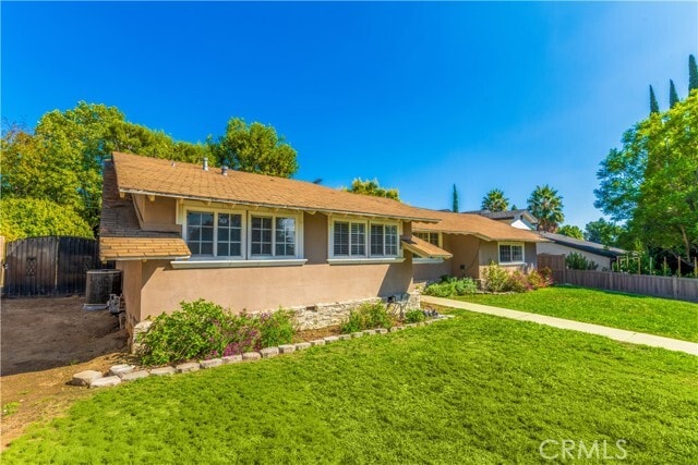 Photo - 11200 Reseda Blvd