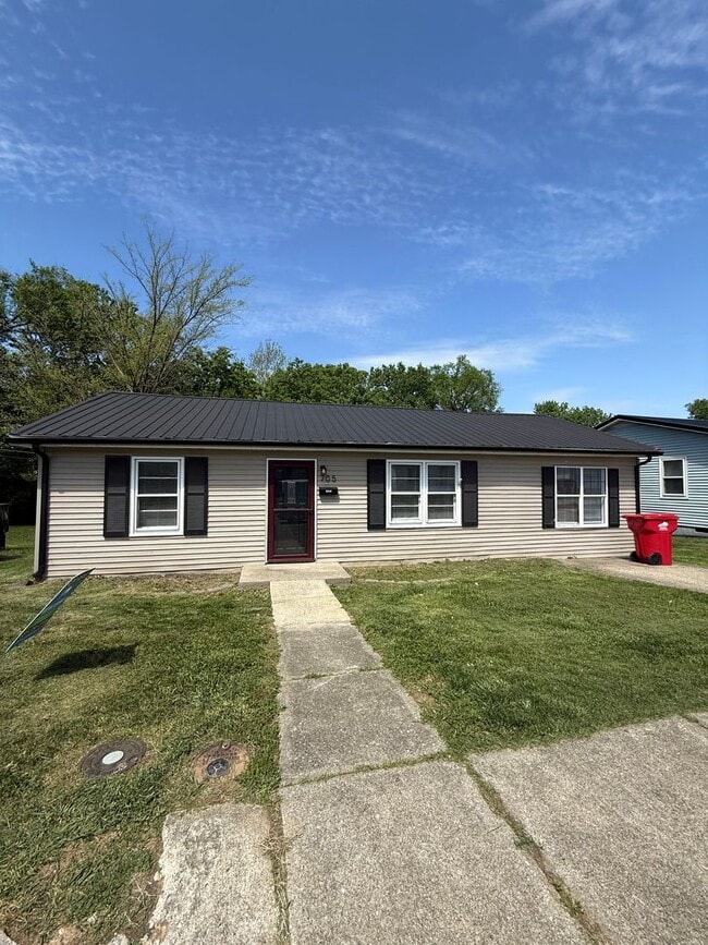 Building Photo - 705 N 2nd St