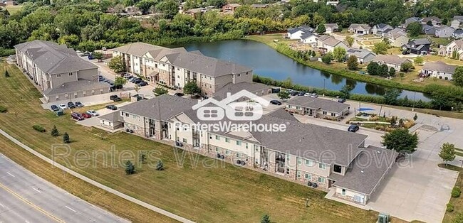 Building Photo - 1624 NW Prairie Lakes Dr Unit 3