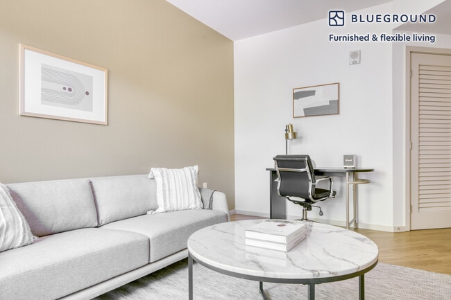 Photo - 6201 Hollywood Blvd Unidad FL4-ID839