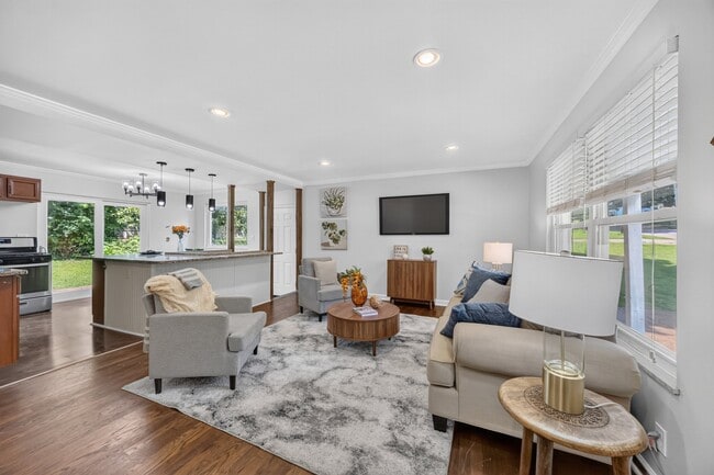 Photo - 609 N Elm Ave