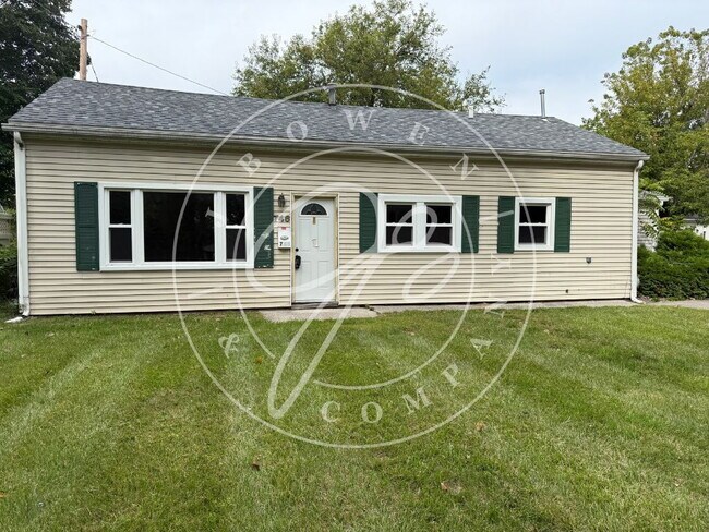 Building Photo - 3-Bedroom South Toledo Home with 2 Full Ba...