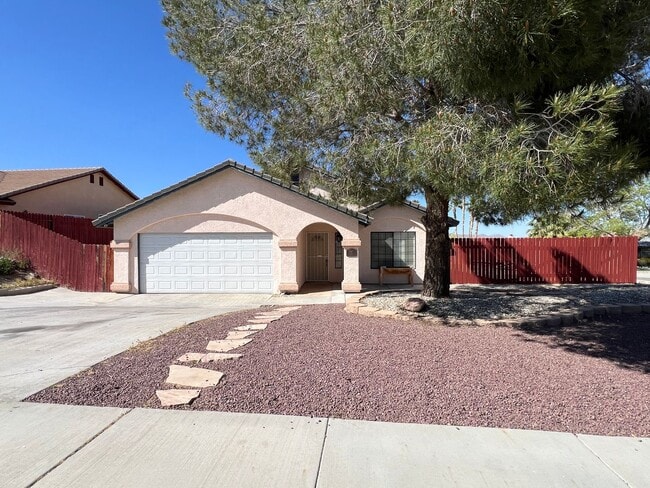 Photo - 3 Bedroom 2 Bathroom House with Swimming P...