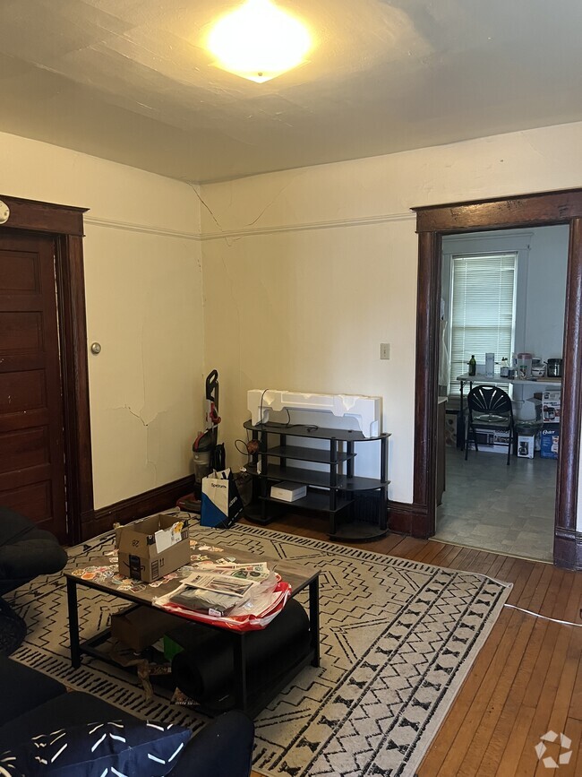Building Photo - 616 S Mills St Unit 616.5 Rental