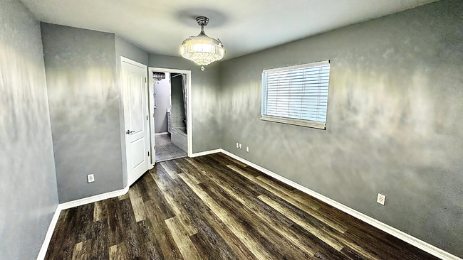 Building Photo - 544 SE 5th Ave Rental