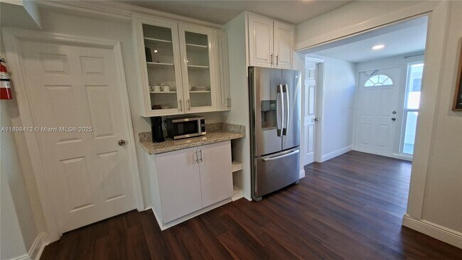 Photo - 2407 Scott St Unit 1