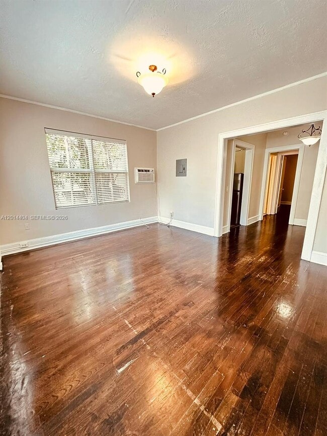 Building Photo - 344 Mendoza Ave Unit 3