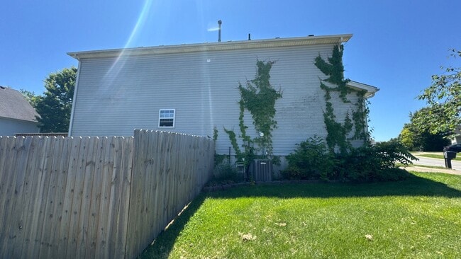 Photo - 7901 Bridlewood Pl