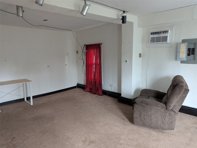 Building Photo - 2911 Watson Blvd Unit 1