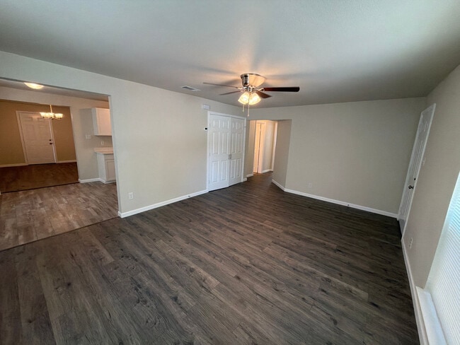 Photo - Room in House on Houston St