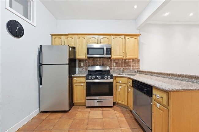 Photo - 155a Sherman Ave