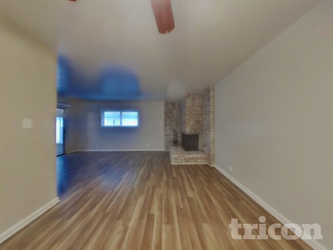 Photo - 2340 Logan Way