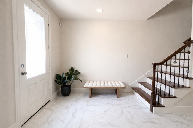 Photo - 2318 Hutchins St