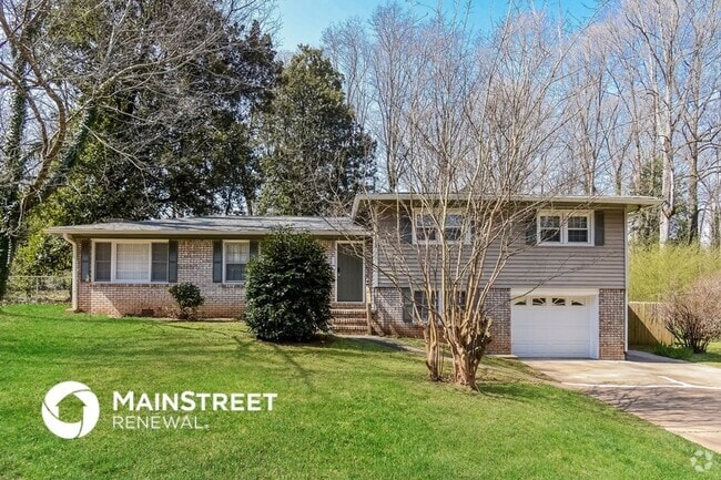 Building Photo - 5613 Woodland Dr Rental