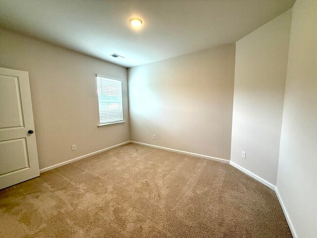 Photo - 9093 Malahide Ln