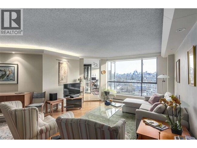 Photo - 1450 Pennyfarthing Dr Unité 804