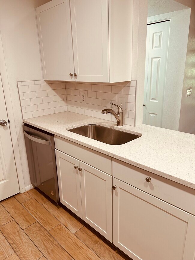 Photo - 1216 E Waterside Cv Unit 32