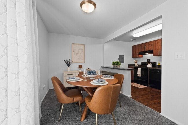 Kenilworth at Charles Apartments
