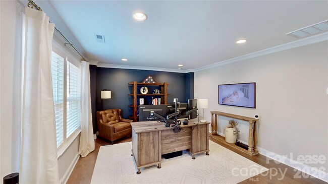 Photo - 421 Grey Reagan Trail