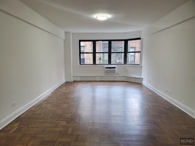 Building Photo - 219 E 69th St Unit 7K Rental
