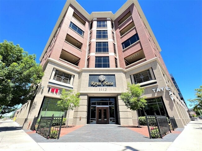 Building Photo - 1112 W Main St Unit 308 Rental